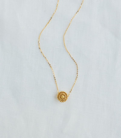 Padumna Chain Pendant Necklace - Gold - AMAMI