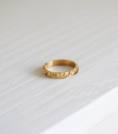 Gold Filigree Wedding Ring Band - AMAMI