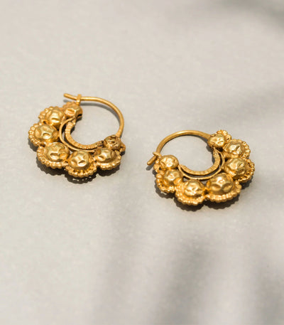 Pitus' Batu Ivatan Gold Earrings - AMAMI