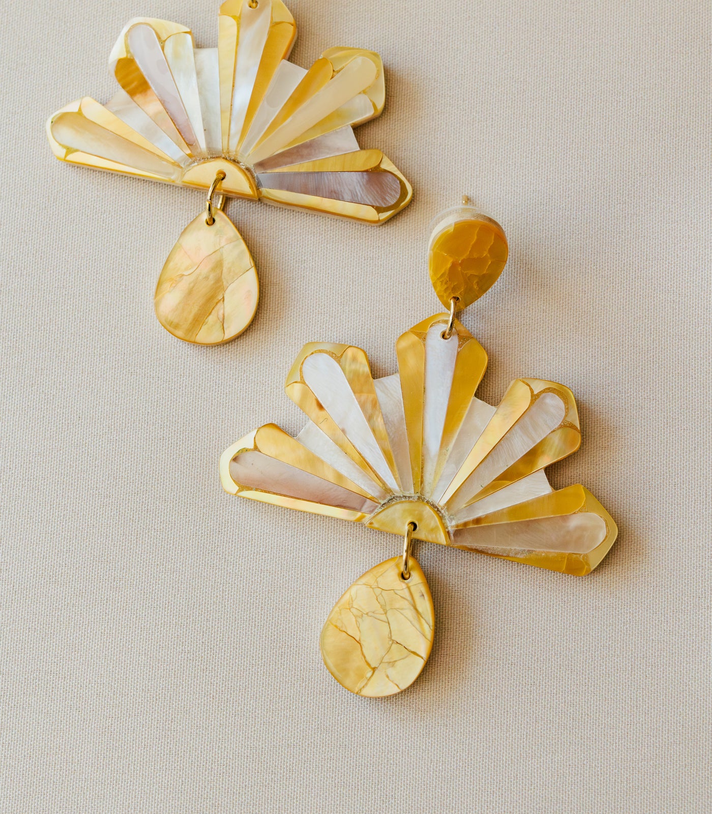 Araw Filipino Sun Earrings In Mother of Pearl - Arete