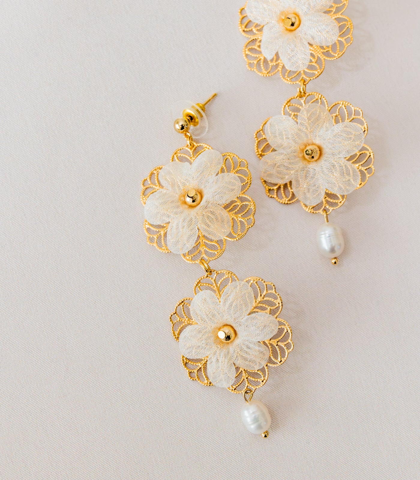 Lila Drop Pearl Earrings - Arete