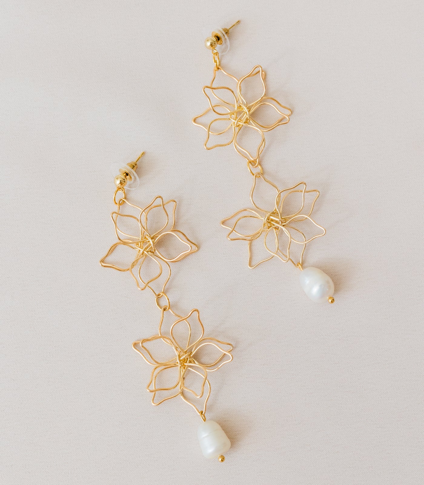 Flora Drop Pearl Earrings - Arete