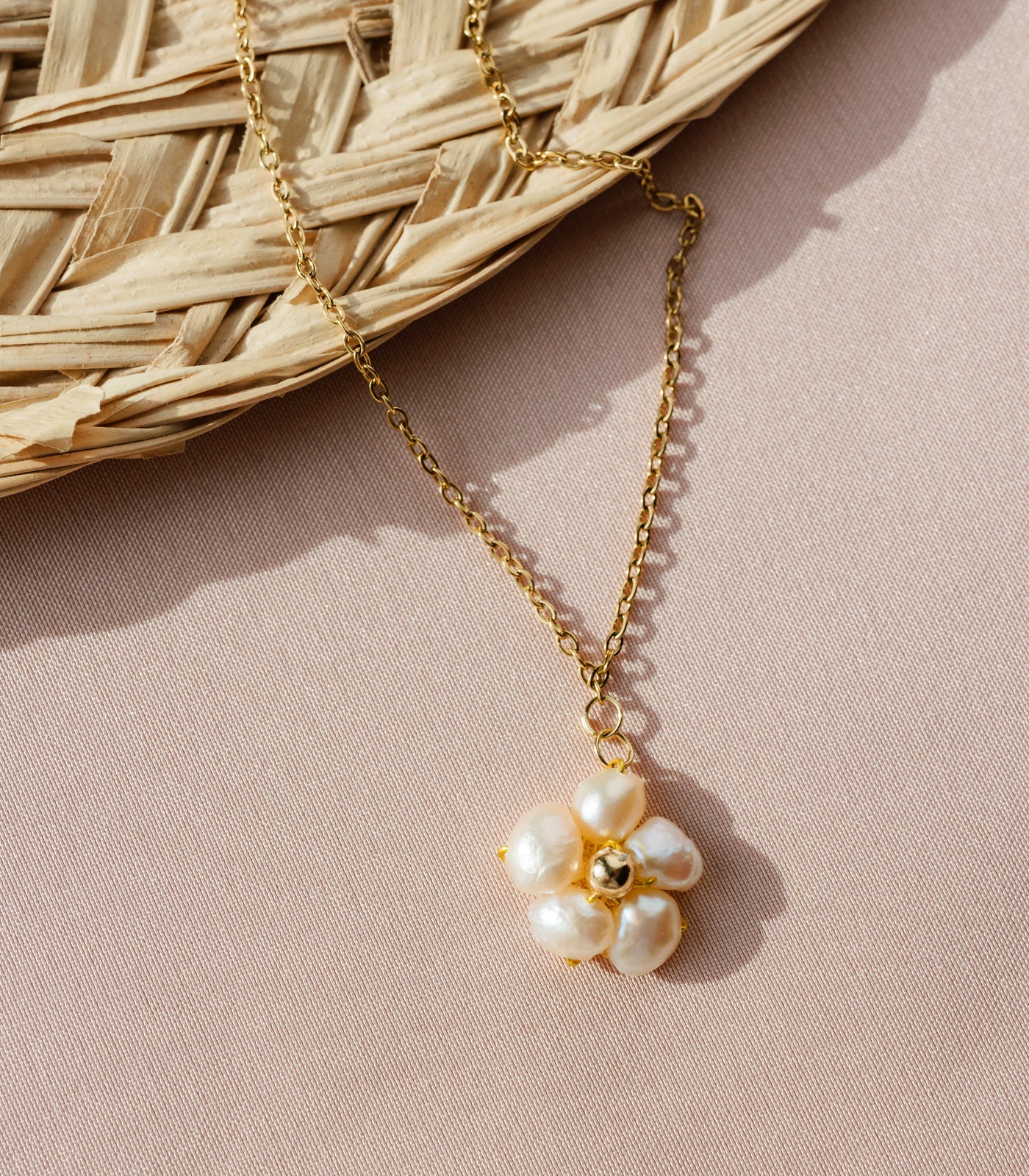 Kalachuchi Pearl Necklace - Arete