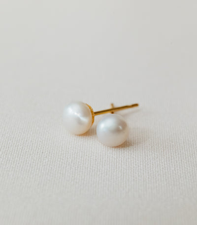 Laya Mini Pearl Studs - Arete