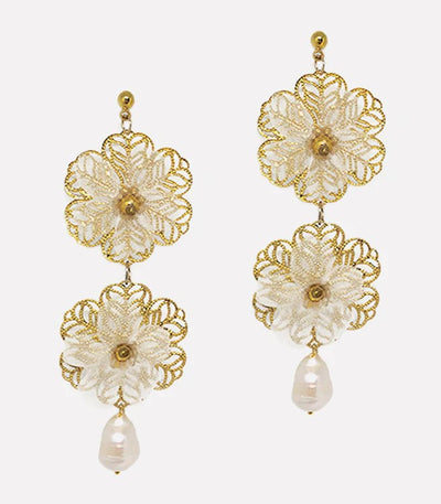 Lila Drop Pearl Earrings - Arete