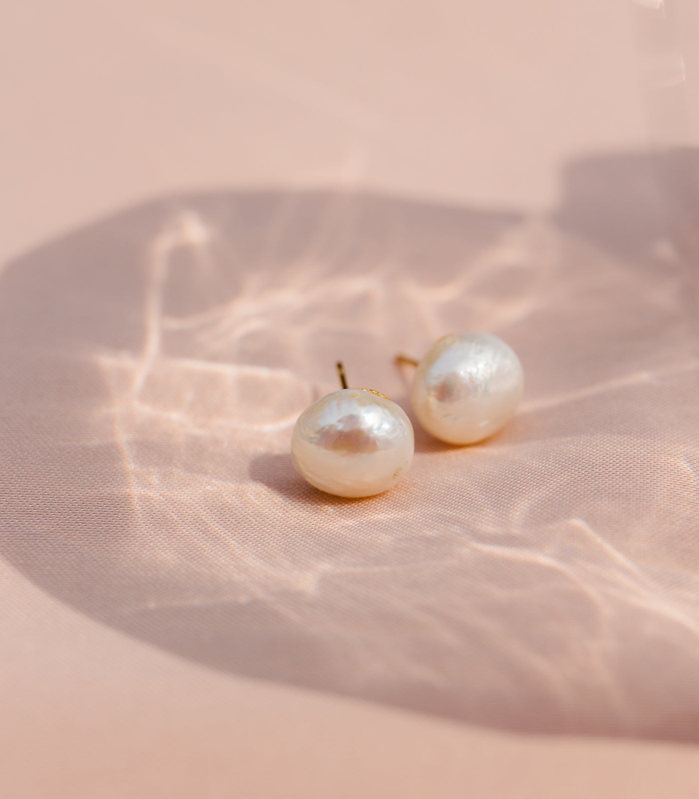 Llano Pearl Studs - Arete