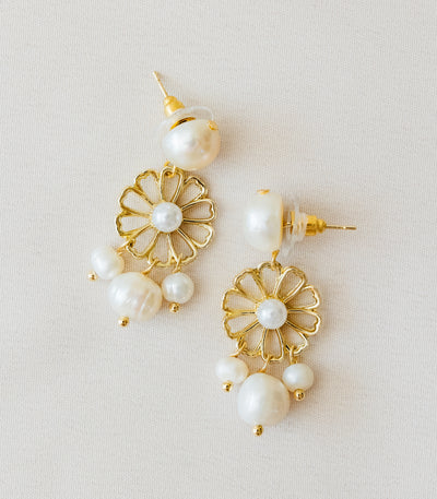 Mirasol Sunflower Pearl Earrings - Arete