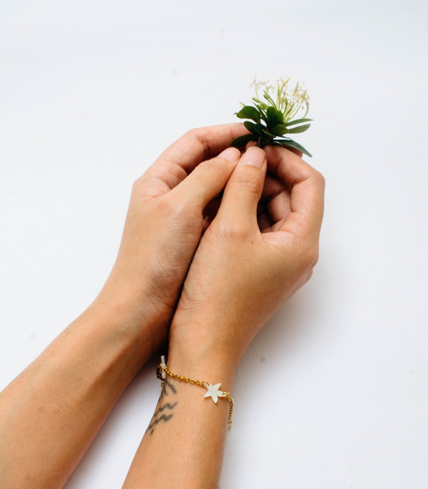 Tres Santan Mother of Pearl Flower Bracelet in White - Lily Jewelry