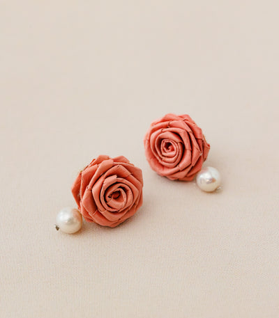 Woven Rosas With Pearls Earrings - Blush Pink - Punique