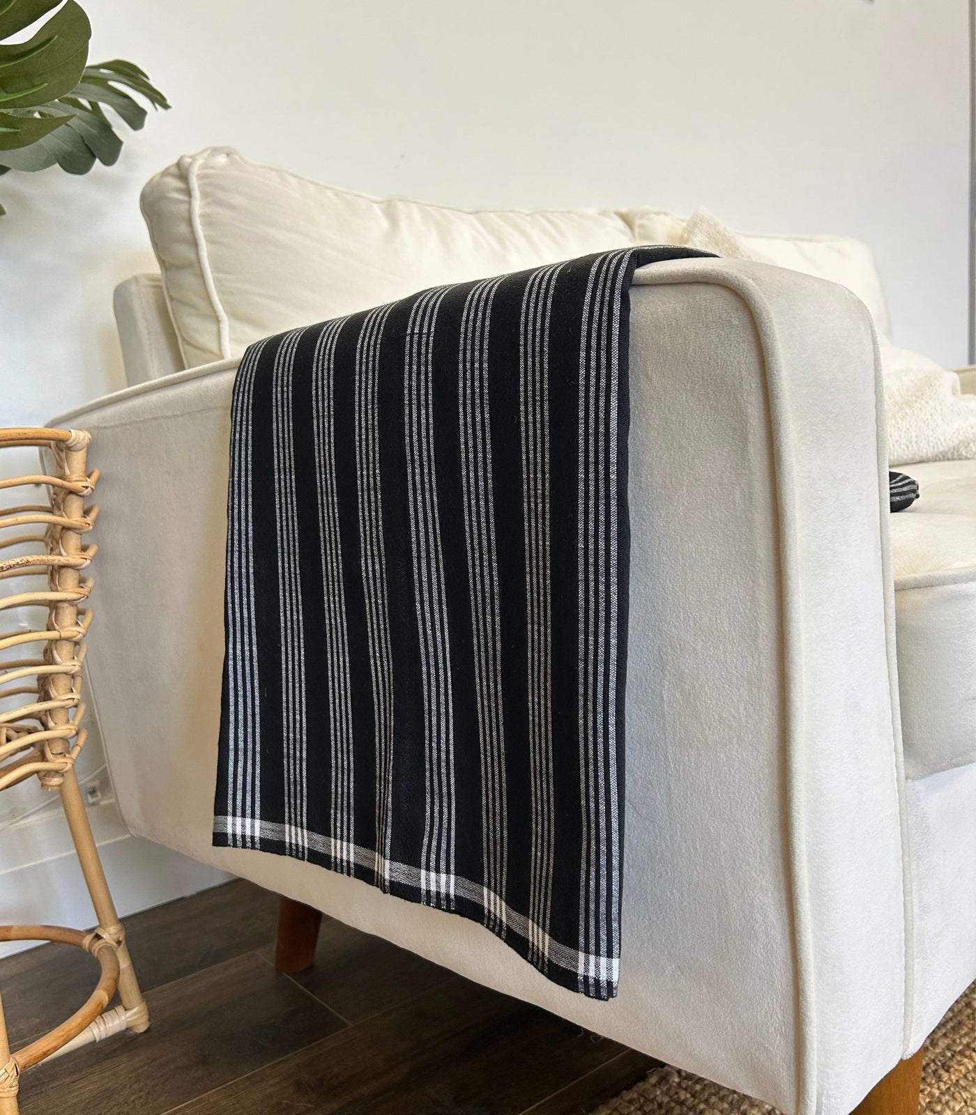 Traditional Tboli Malong - Handwoven Philippine Textile Wrap, Skirt & Blanket in Black Stripes - Sesotunawa and TUGED