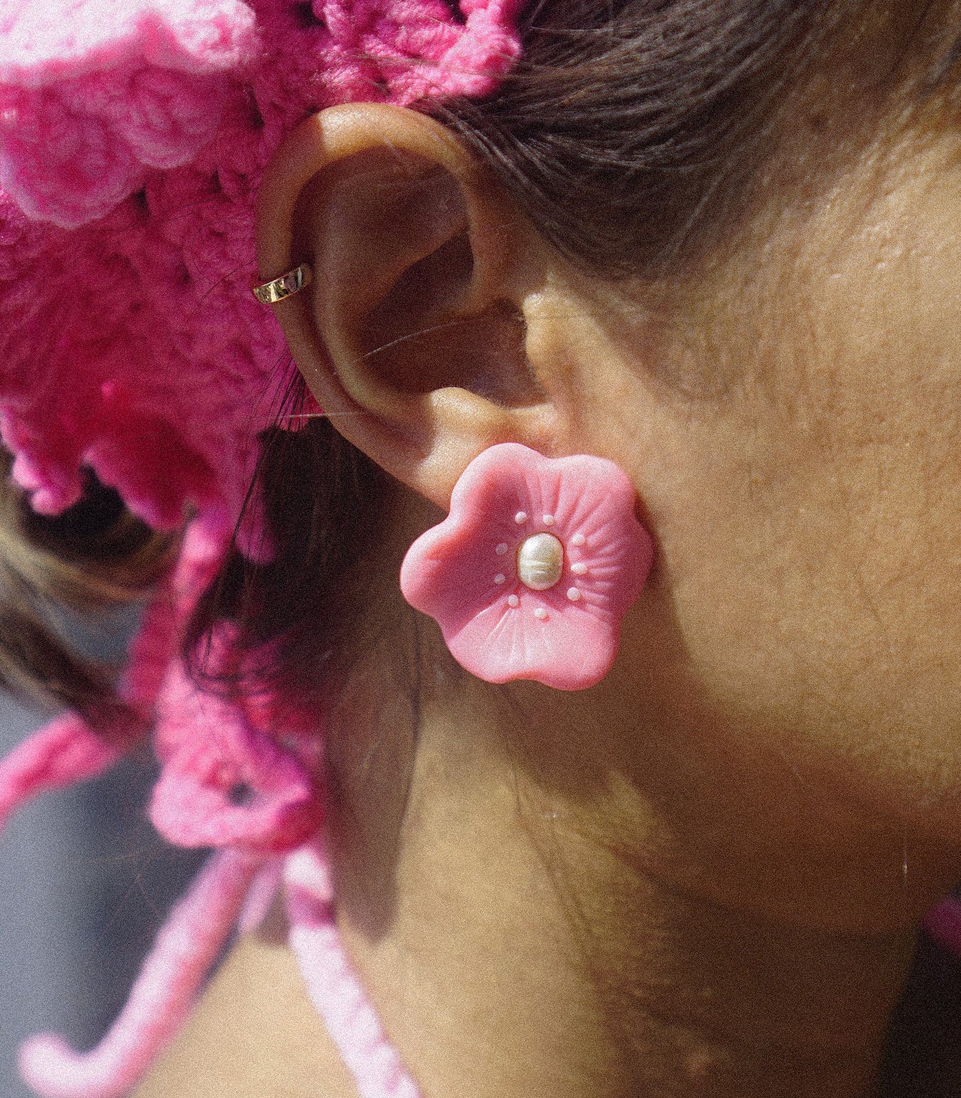 Pearly Bulaklak Bloom Studs - Tropik Beatnik