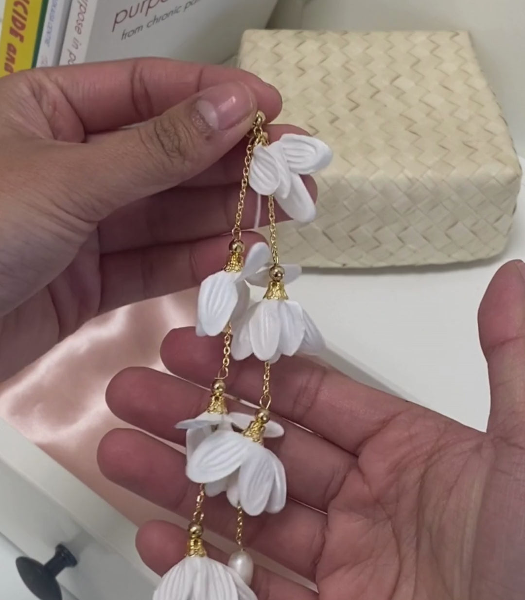 Caida Bloom Pearl Drops - Arete