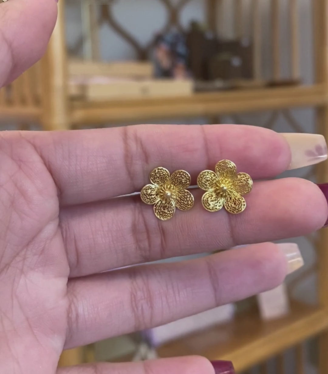 Sampaguita Filigree Stud Earrings - AMAMI