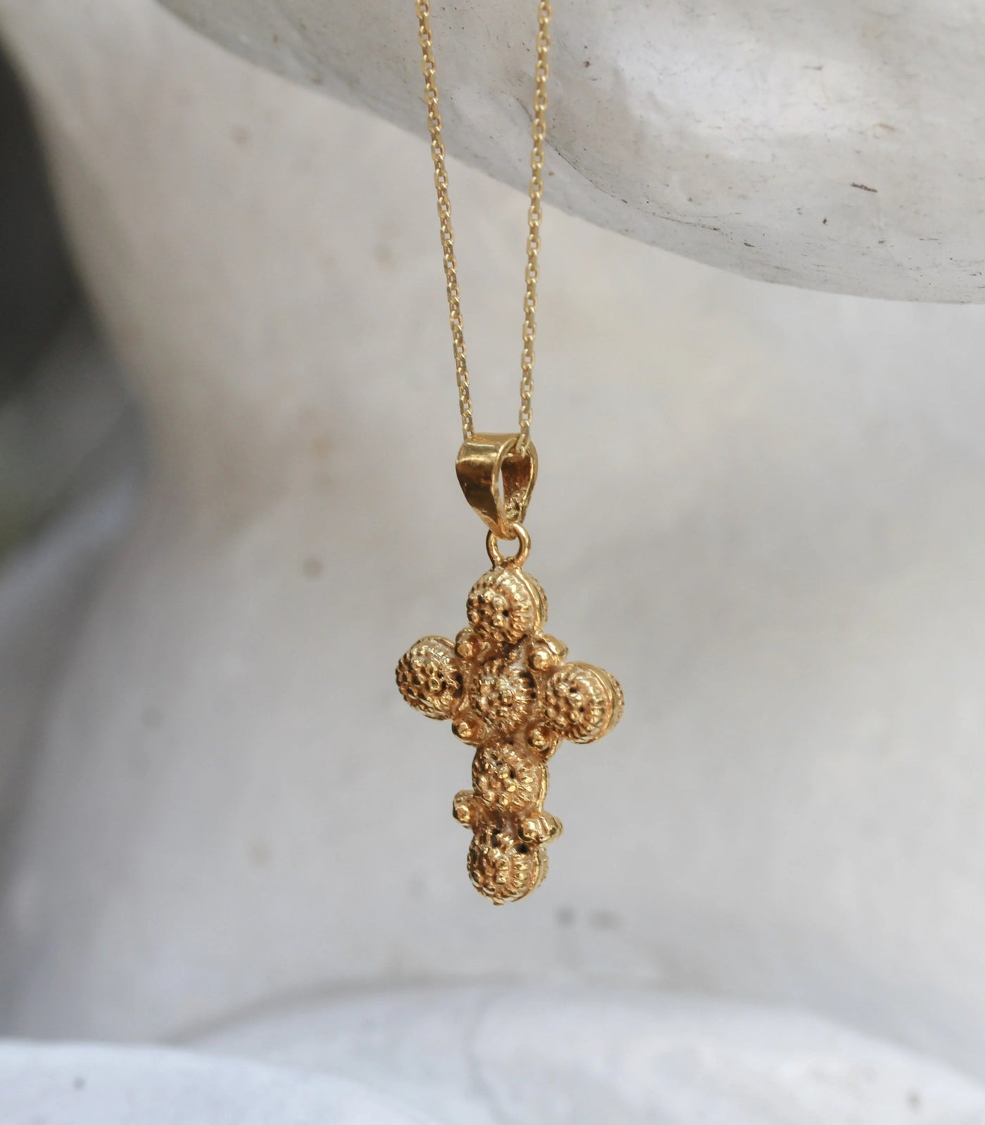 Cross Pendant Necklace in Gold - AMAMI