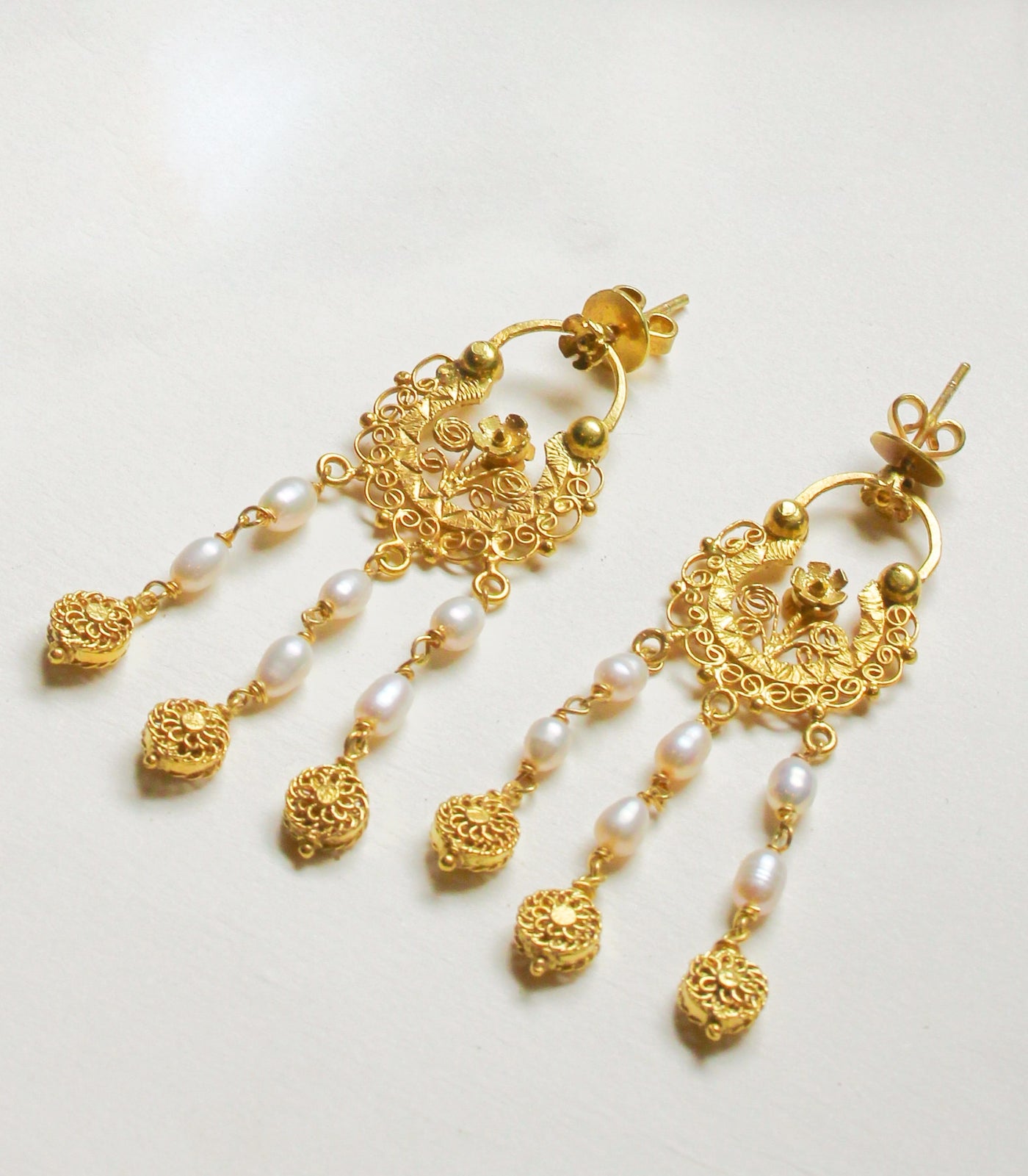 Dominique Pearl Creolla Earrings - AMAMI