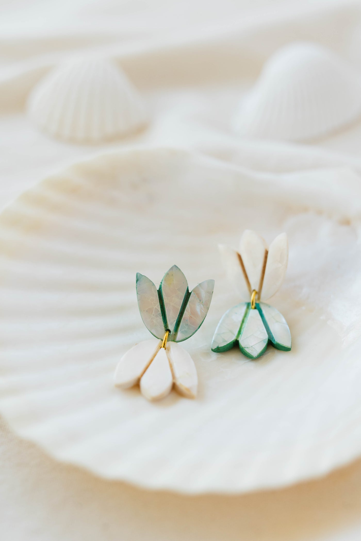 Assymetrical Guita Drop Earrings - Arete