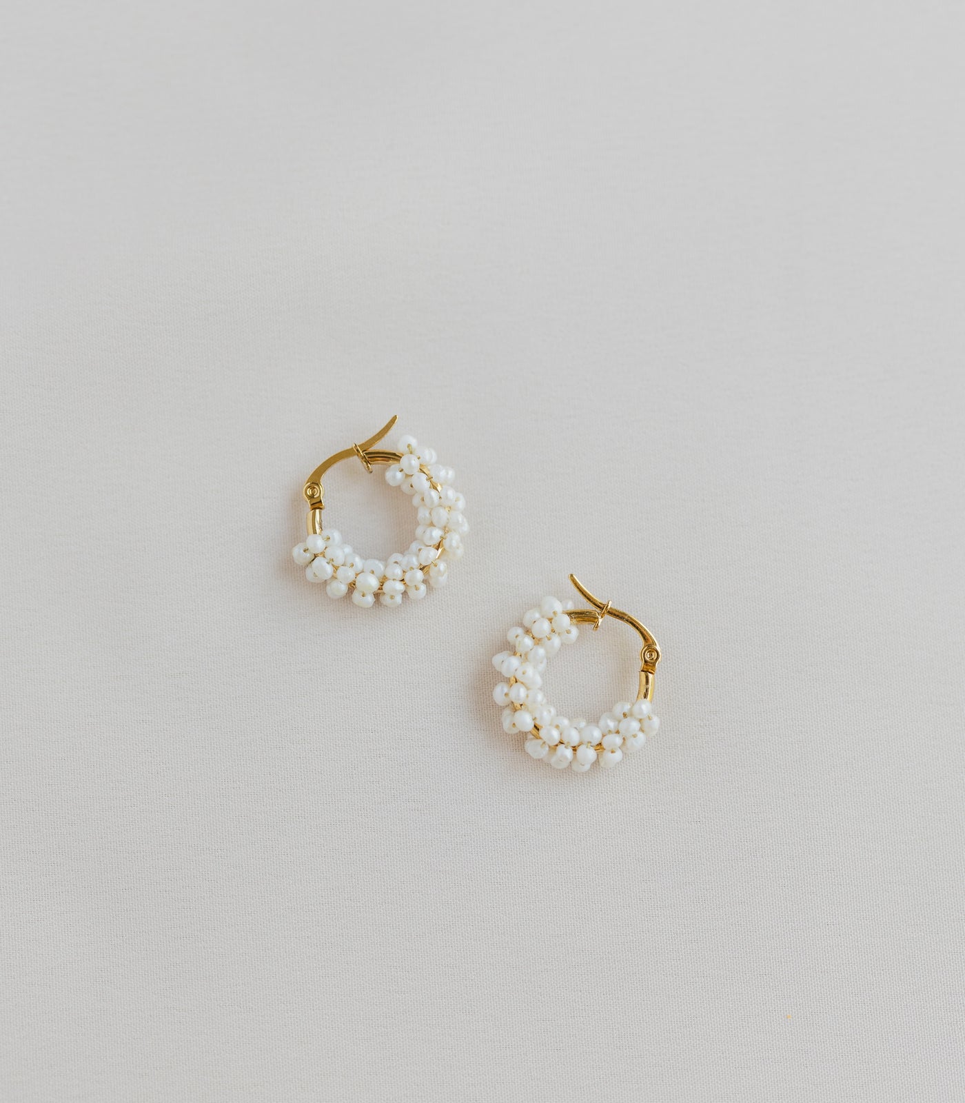 Perla Mini Hoop - Arete