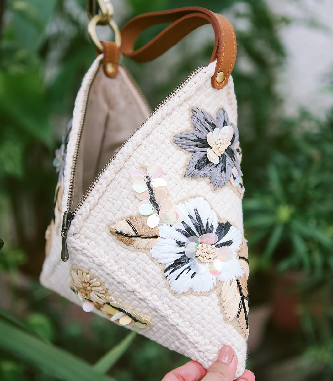 Statement Clutch: The Puso Hardin by Rags2Riches – Cambio & Co.